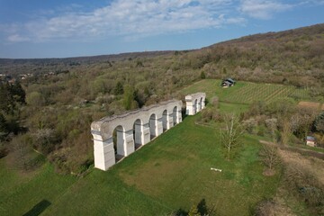 Vue Aérienne de l'Aqueduc Romain à Ars-sur-Moselle (Moselle France) - obrazy, fototapety, plakaty