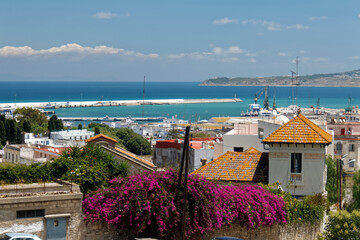 Port w Tangerze, na środziemnomorskim wybrzeżu Maroka - obrazy, fototapety, plakaty