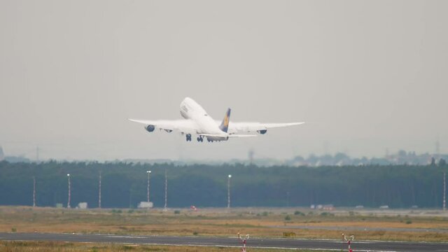 Double-deck airliner departure flight