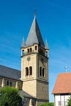 Pfarrkirche St C&auml;cilia in &Ouml;stringen