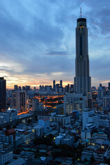 Obraz premium city skyline at sunset