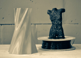 Automatic three dimensional 3d printer performs plastic.