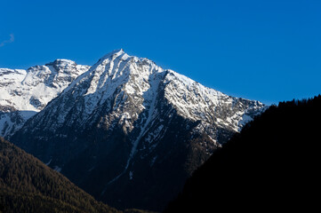 Fototapeta na wymiar Mountain peak on the italian alps in Valle d'Aosta on the trekking trail 
