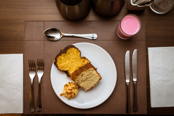 Mesa de café da manhã com bolo