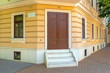 Corner Door