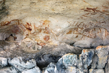 Cave paintings (Parietal art) : Vikings ship, the prehistoric art on cave walls and ceilings of...