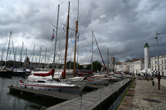 Port et phare du quai Valin &agrave; La Rochelle
