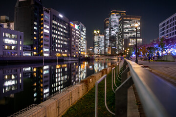Fototapeta na wymiar 大阪の街の秋の夜