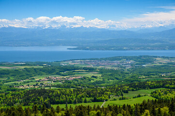 Fototapeta na wymiar view of Lake Geneva seen from jura vaudoise