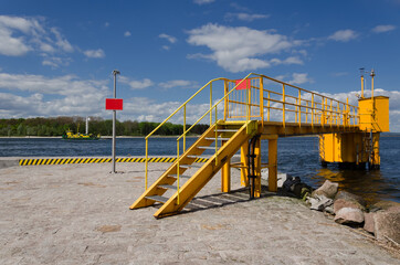 NAVIGATION OBJECT - Seaport infrastructure installed on the breakwater 