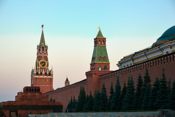 Obraz premium Moscow, Russia - 06.24.2021: Kremlin wall, Spasskaya tower and big Kremlin palace in summer evening