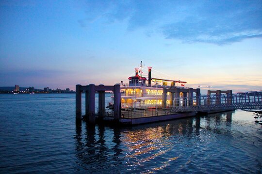 Sunset on the pier