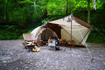 Fotobehang kamperen in de bergen © 悠太 野田