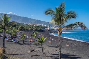 Playa Jardín en la costa del Puerto de la Cruz en el norte de la isla de Tenerife, Canarias