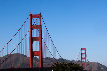 Fototapeta na wymiar Golden Gate Bridge against a blue sky