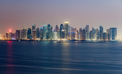 Fototapeta premium city skyline at dusk