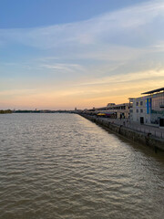 Fototapeta premium Quai de la Garonne à Bordeaux, Gironde