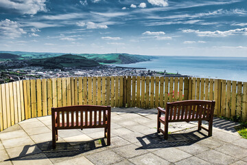 Fototapeta na wymiar bench overlooking the sea