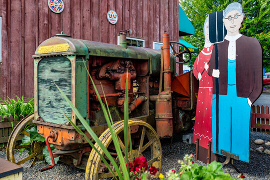 Centralia, WA - USA - 06-12-2021: Roadside Attraction At The Outlet Mall