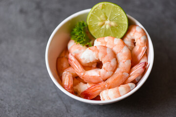 Lemon shrimp peeled on bowl ready for cooking, Fresh shrimps or prawns seafood and shellfish boiled shrimp