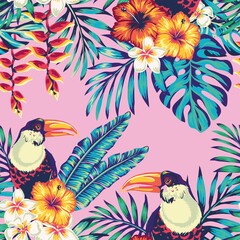 Naklejka premium Tropical bird toucan and multicolor parrot on the background of exotic hibiscus flower and palm leaf. Summer floral plant print. Nature animals wallpaper. Seamless vector pattern