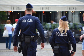 Polska policja na zabezpieczeniu zgromadzenia Wrocław Rynek. 