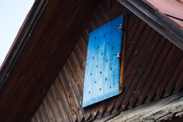 Obraz premium Old weathered wooden house