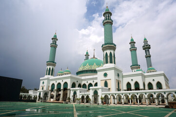 Fototapeta na wymiar AL-FARUQ Mosque which was built in 2011. AL-FARUQ Mosque is a category of Great Mosque. 