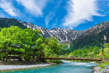 新緑の上高地　梓川と河童橋