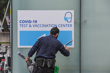 Fototapeta na wymiar covid-19 coronavirus centre test testing vaccination vaccin 