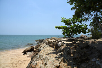 leerer Strand in Thailand während des Lockdown, Naklua Beach