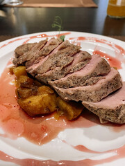 duck breast with pears in raspberry sauce