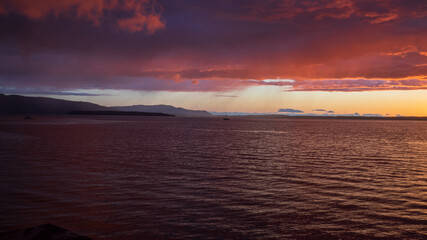 Fototapeta premium Sunset at Bellingham Bay, Washington. Cornwall Beach Park.
