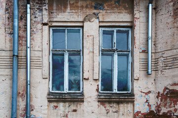 abandoned house. Ruin. Outskirts of the city. Abandoned houses. Broken old windows. Old buildings. Past. Ruins.