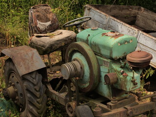 TRACTOR