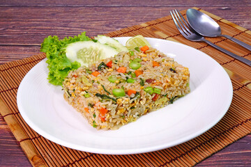 Yangzhou fried rice. Yangzhou fried rice is a popular Chinese-style wok fried rice dish in many Chinese restaurants throughout the world.