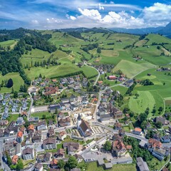 Fototapeta na wymiar Die Gemeinde Entlebuch im Kanton Luzern aus der Luft betrachtet, Schweiz (Juni 2021)