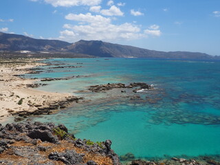 Fototapeta na wymiar Balos Beach en Crète (Grèce) Eau turquoise, Lagoon soleil bleu