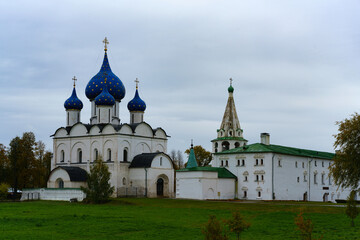 Fototapeta na wymiar The architecture of Suzdal, an ancient city in Russia. 