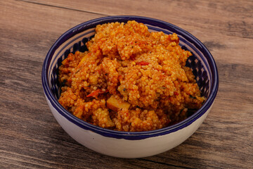 Couscos with tomato and chicken