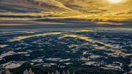 Obraz premium view from the top of the mountain with fog