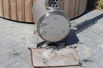 BARREL FOR BATHING with a stove