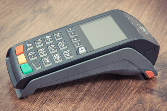 Payment terminal, credit card reader using for cashless paying