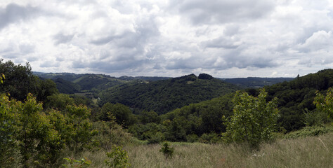 Fototapeta na wymiar Sur les chemins de Compostelle, la voie de Rocamadour entre les départements de la Creuse et de la Corrèze.