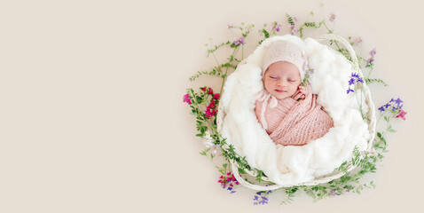 Fototapeta na wymiar Sleeping newborn baby girl