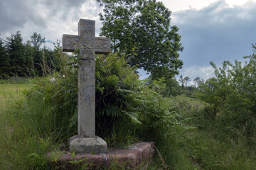 Sur les chemins de Compostelle, la voie de Rocamadour entre les départements de la Creuse et de la Corrèze.