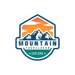 Obraz na płótnie Canvas mountain logo