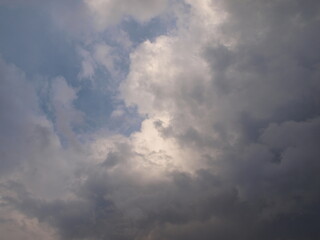 Fototapeta na wymiar Ciel tourmenté avant l'orage