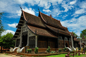 Fototapeta na wymiar old temple in thailand