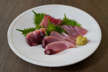 ビンナガマグロの刺身